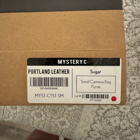 Portland Leather Small Camera Bag Sugar! New! - Picture 2 of 5